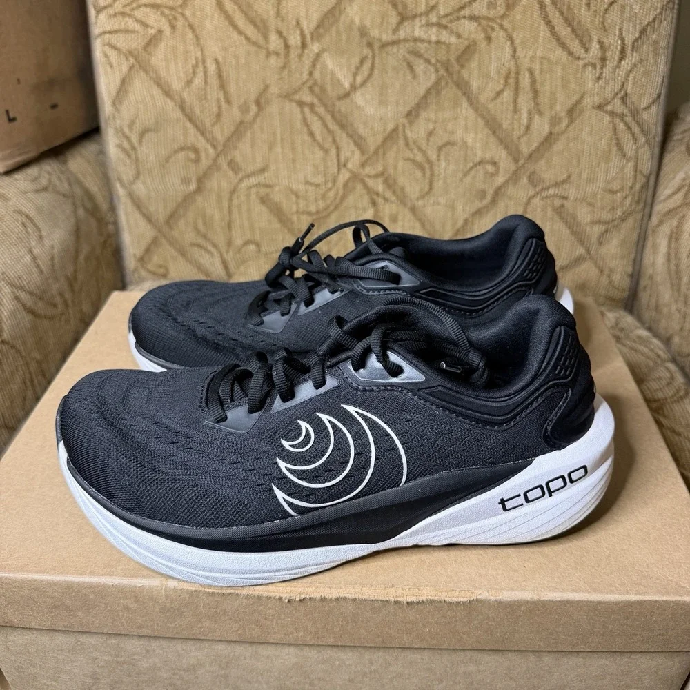 Topo Athletic Phantom 4 Black White Women's Size 7.5 Road Running Shoes